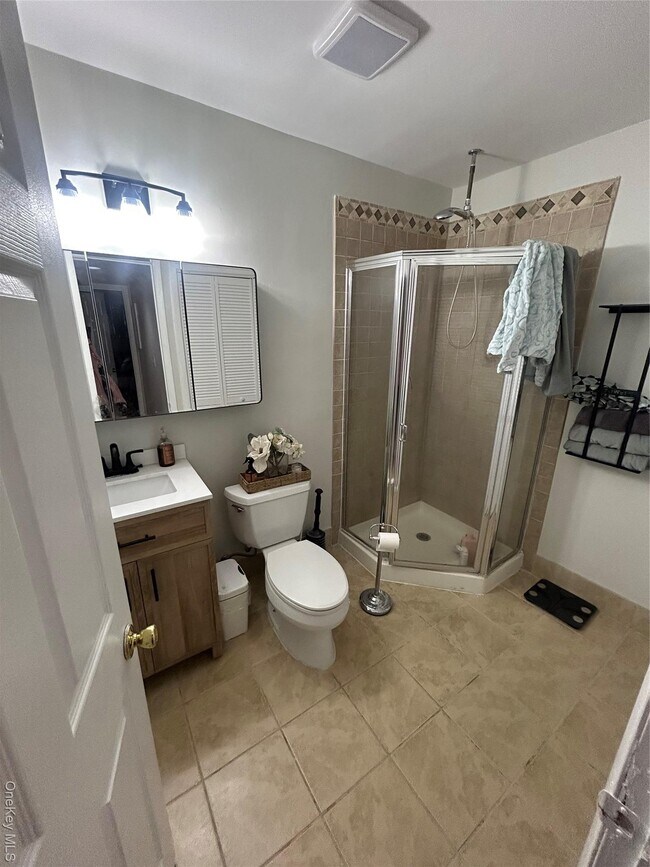 Building Photo - 36 Sycamore Ct