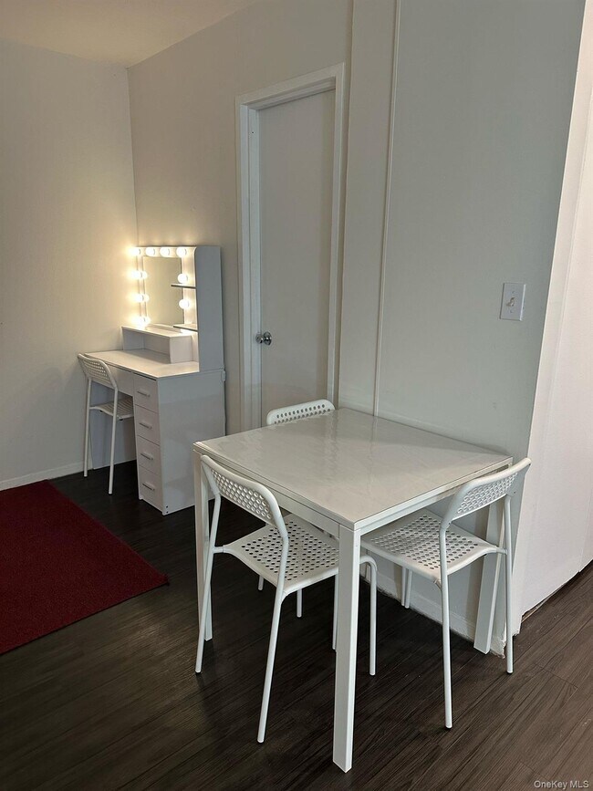 Building Photo - 150-38 Union Tpke Un