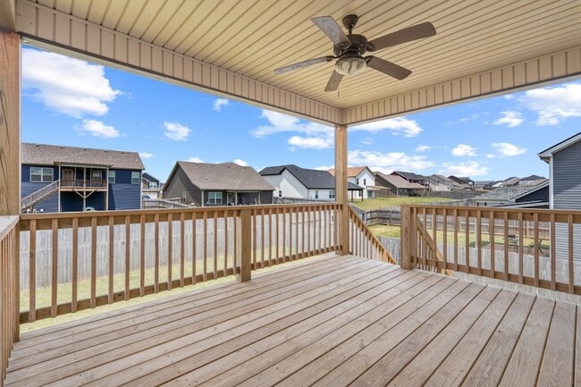 Building Photo - 1049 Whitney Dr