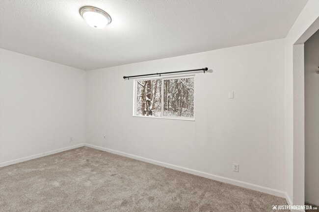 Building Photo - 20513 Scenic Dr