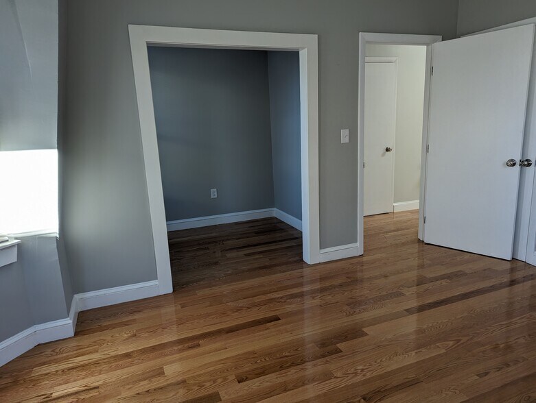 Building Photo - 60 Sacramento St