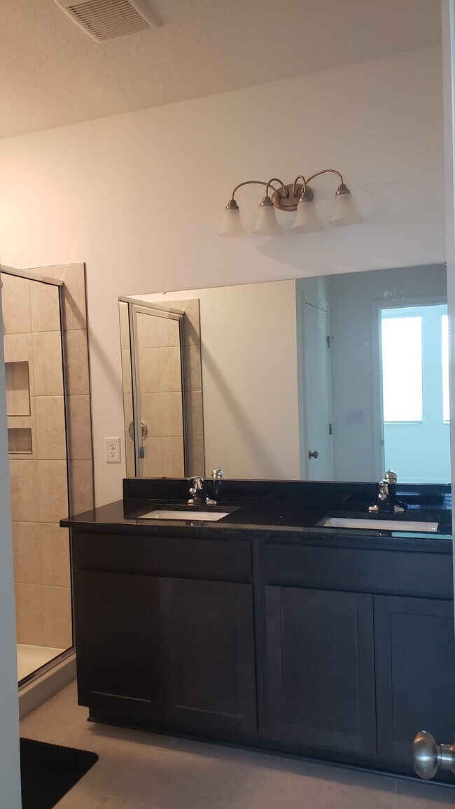 Building Photo - 6709 Great Bear Dr