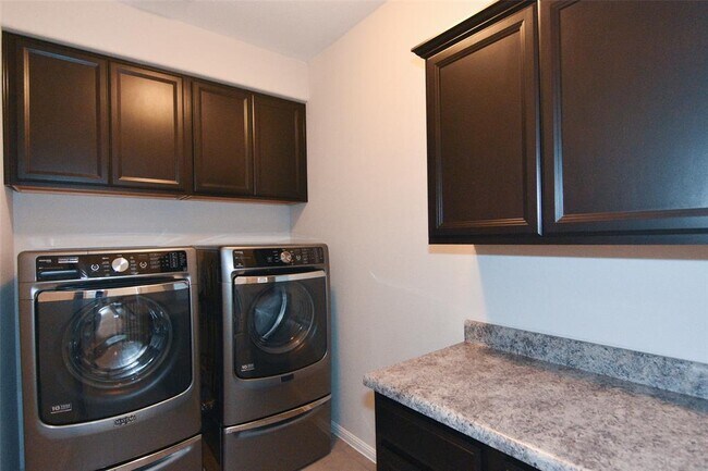 Building Photo - 13400 Briarwick Dr
