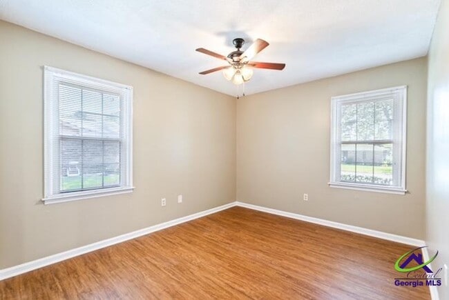 Building Photo - 105 Meriwood Dr