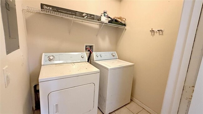 Building Photo - 458 Monroe Cir