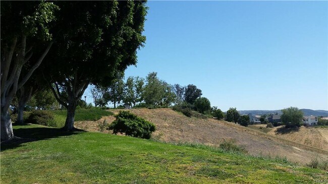 Building Photo - Pool Home 4 Bedroom