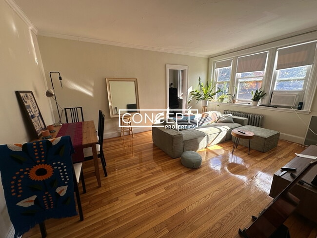 Building Photo - 2045 Commonwealth Ave