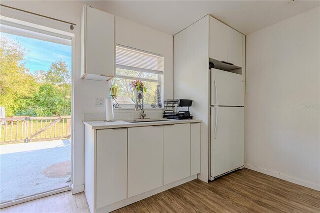 Building Photo - 2959 Old Dixie Hwy