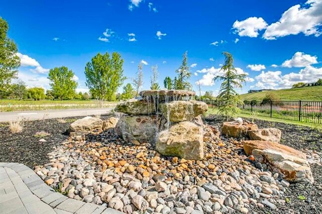 Building Photo - AstoriaTownHome