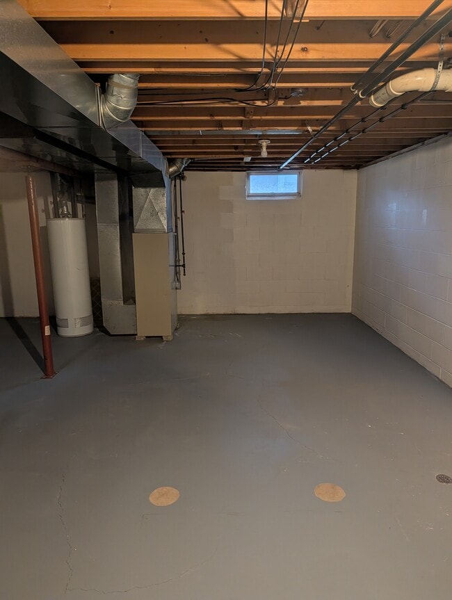 Building Photo - Third St Duplex
