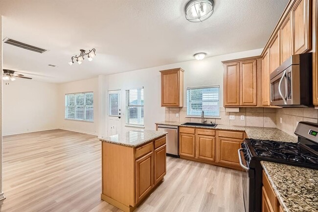 Building Photo - 20840 Silverbell Ln