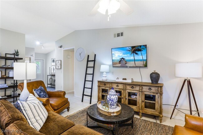 Building Photo - 633 91st Ave N