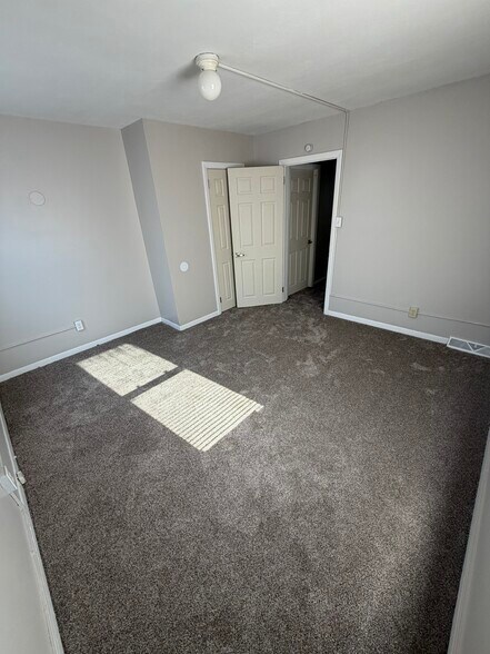 Building Photo - 71 Foster St