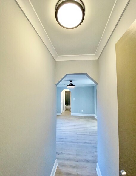 Building Photo - 1367 K St SE