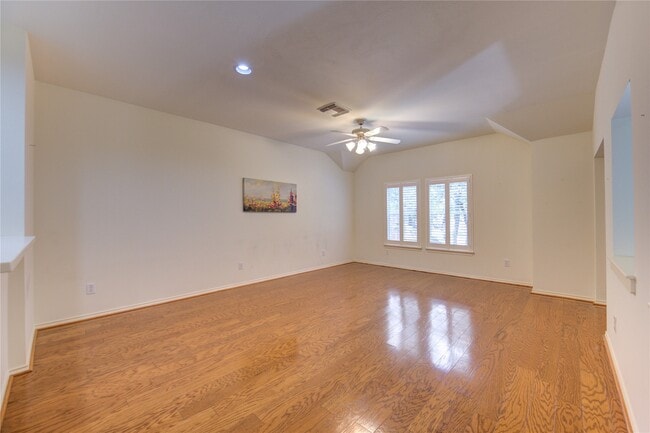 Building Photo - 830 W Heights Hollow Ln