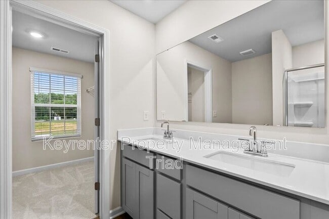 Building Photo - 1751 Mallard Dr