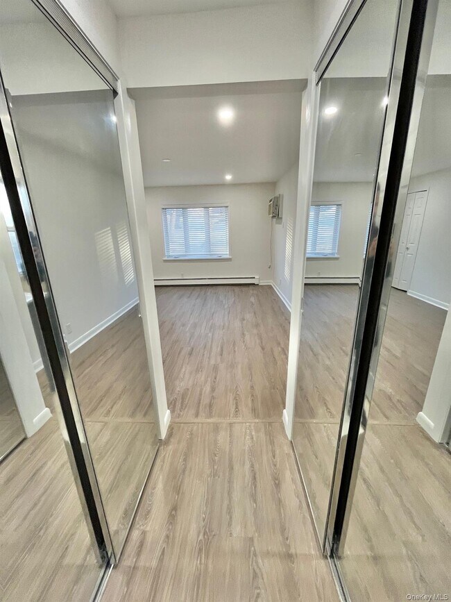 Building Photo - 103 Bennett Ave