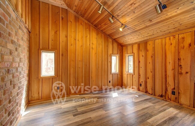 Building Photo - Felida Park- 4 Bedrooms on 1.5 Acres