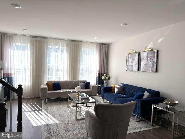 Building Photo - 1 Autumn Park Blvd