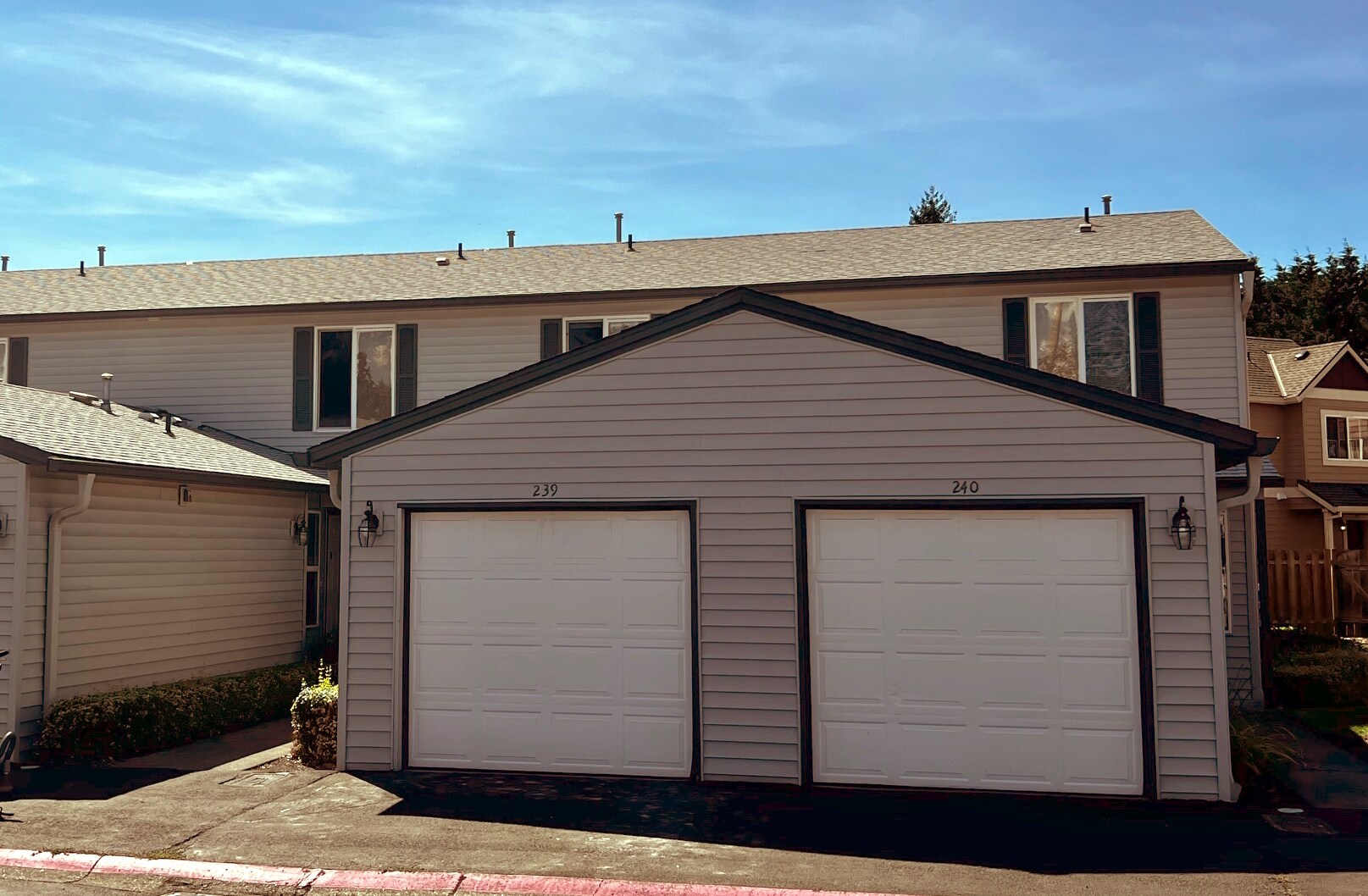 Building Photo - 4000 NE 109th Ave
