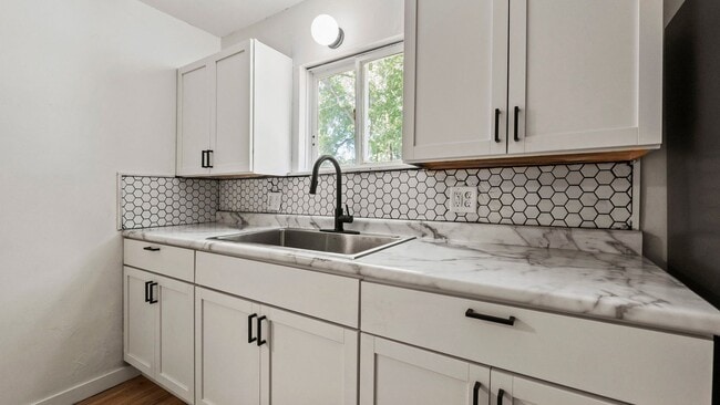 Building Photo - COMING SOON! 3 Bedroom House