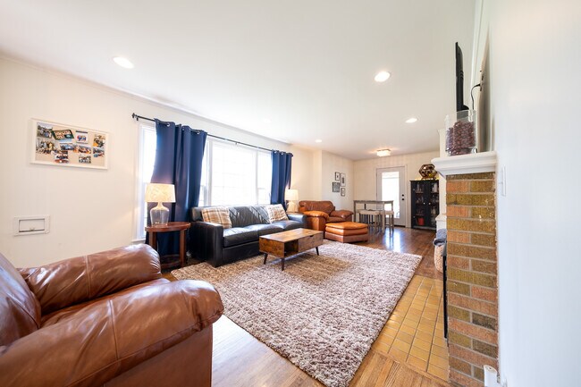Building Photo - 4948 Normandy Pl