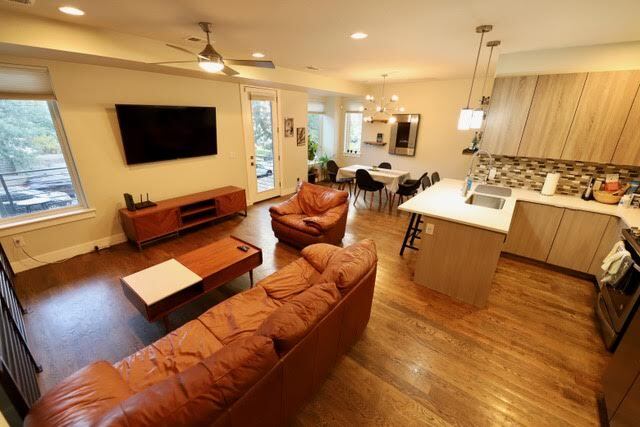 Living room / kitchen - 1823 Irving St