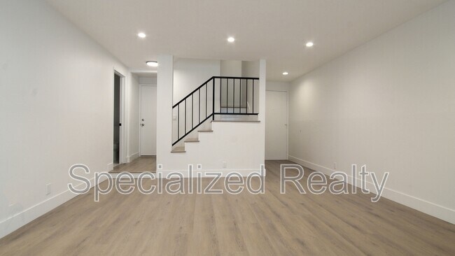 Building Photo - 9603 Van Nuys Blvd