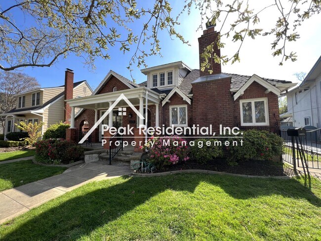 Building Photo - Charming East Sacramento 1bd/1ba - Must See!