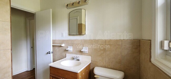 Building Photo - 804 Brookdale Dr SW