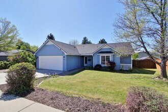 Building Photo - 1915 W Mulhuland Ct