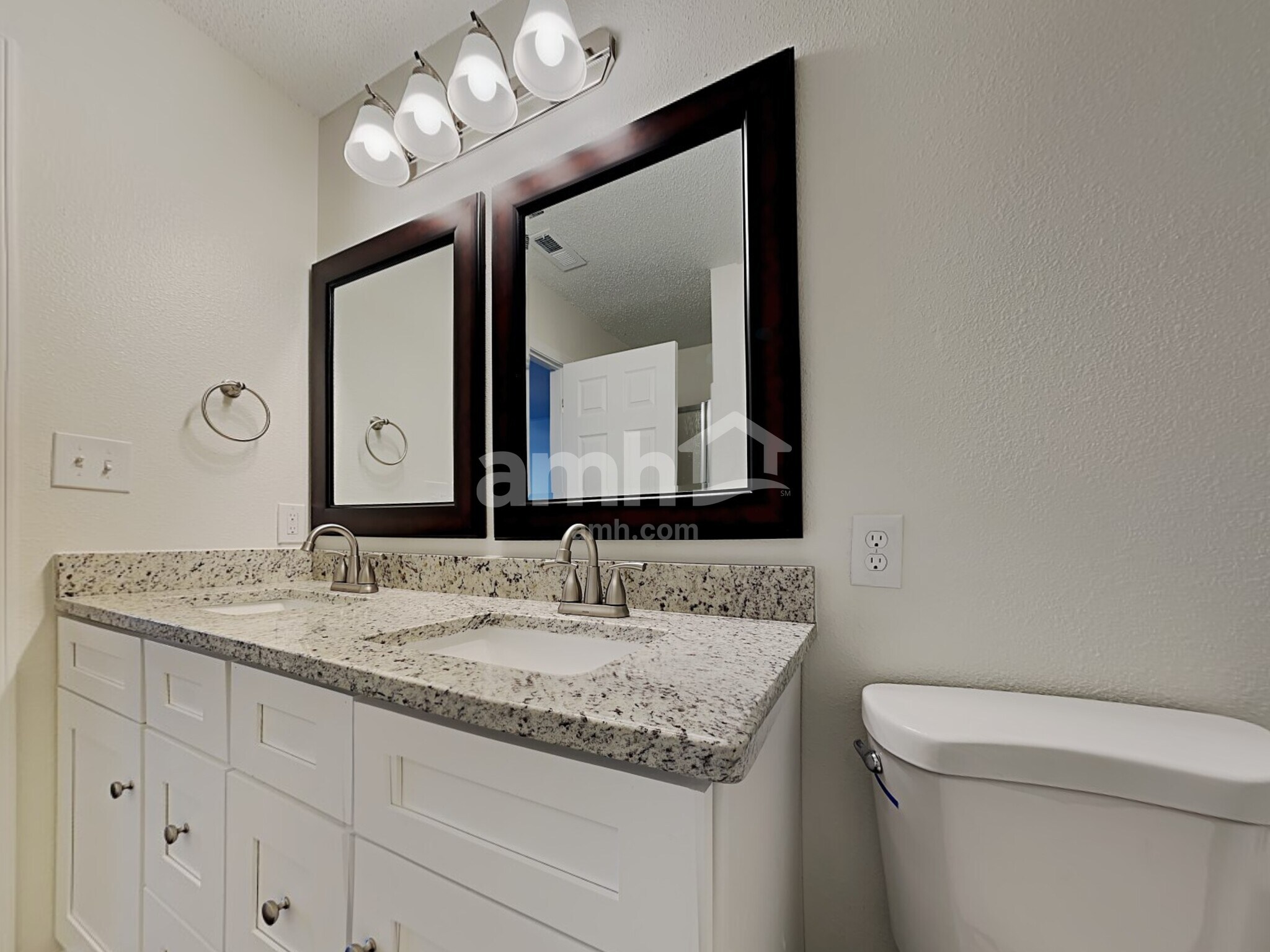 Building Photo - 15522 Dry Creek Rd