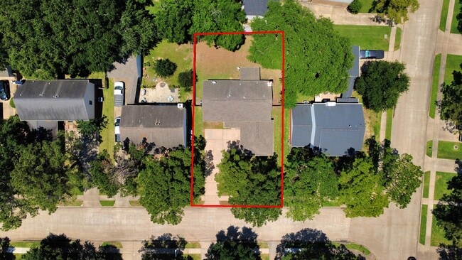 Building Photo - 16006 Autumn Falls Ln