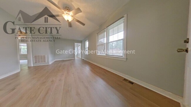 Building Photo - 1218 Guyer St