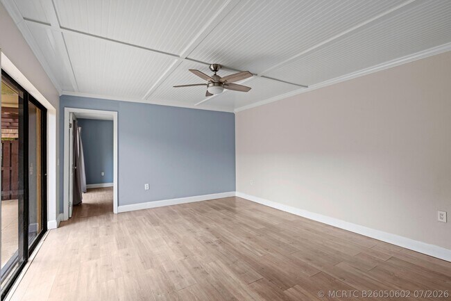 Building Photo - 1405 14th Ln