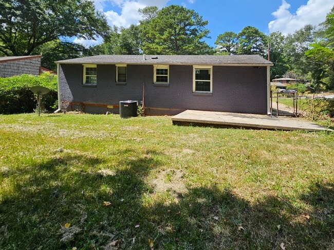 Building Photo - 382 Cologne Dr SE