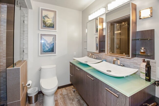 Building Photo - 1810 Avenida Del Mundo