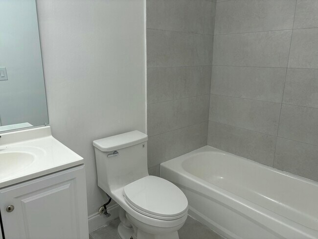 Building Photo - 301 Olivewood Pl