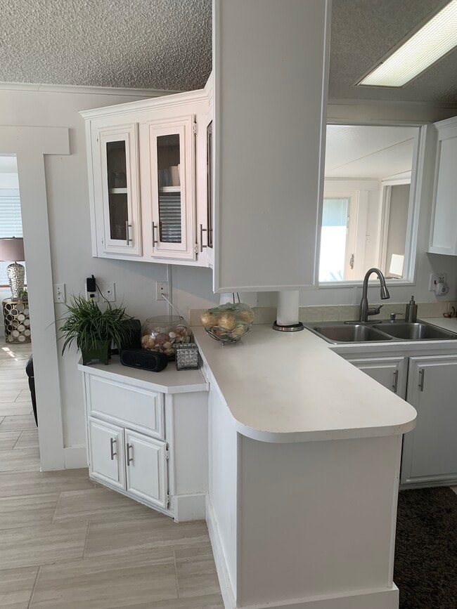 Building Photo - 55 Boca Chica Rd