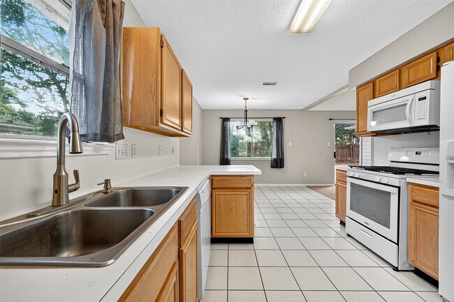 Building Photo - 8827 Boulder Springs Dr