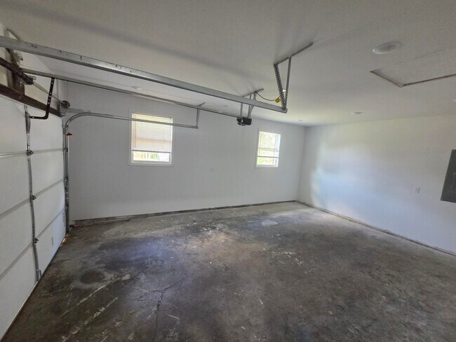 Building Photo - 1352 Canonero Dr