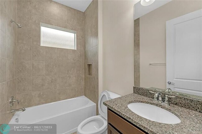 Building Photo - 14989 RedCove Pl