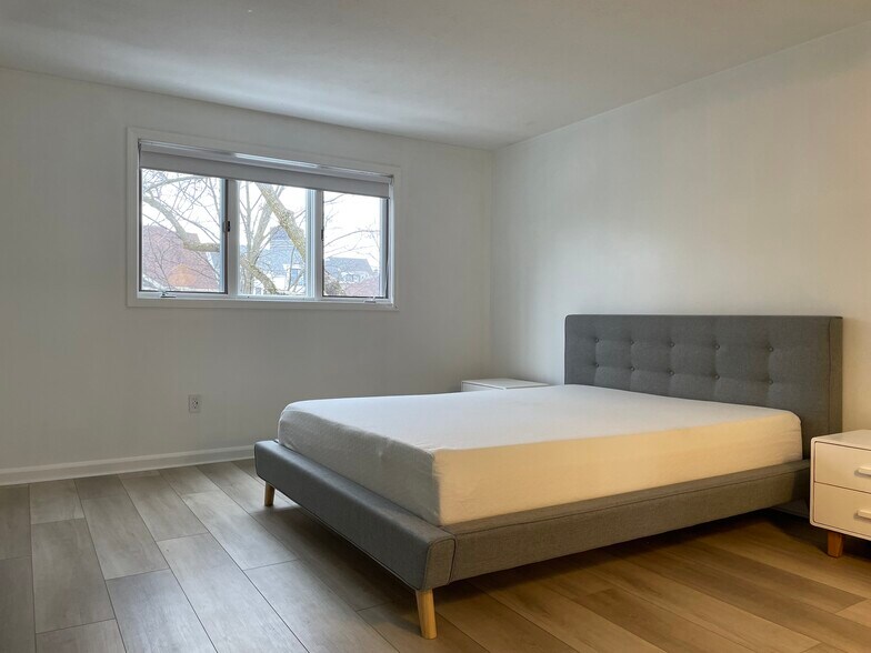 Building Photo - 43 Adams St