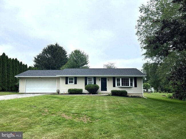 Primary Photo - 306 N Sandy Hill Rd