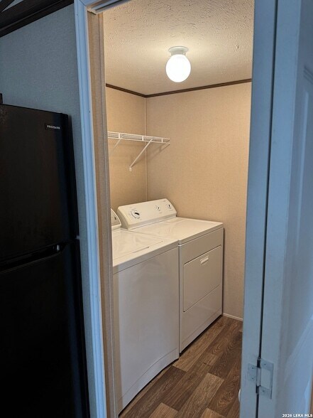 Building Photo - 960 Forest View Dr