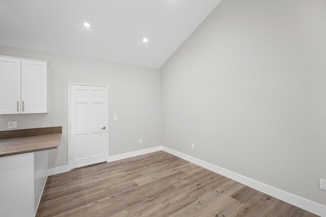 Building Photo - 22570 Los Tigres Dr