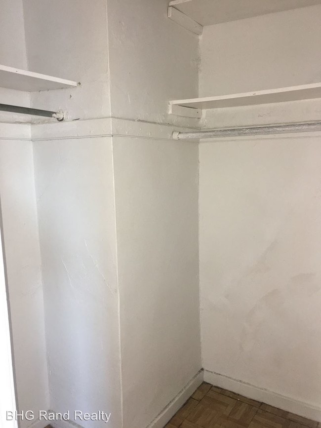 Building Photo - 1 br, 1 bath Apartment - 1441 Parker St