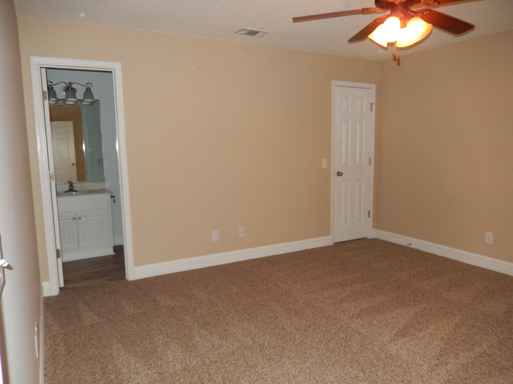 Large Bedrooms - 319 Southern Comfort Dr