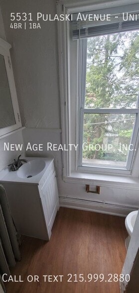 Building Photo - 5531 Pulaski Ave