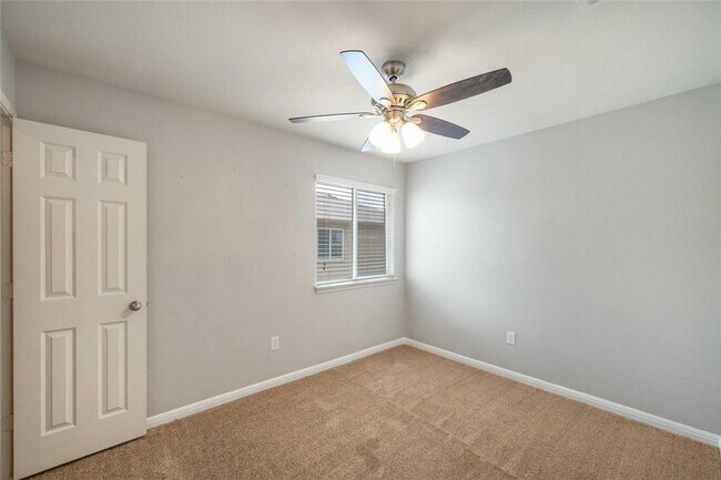 Building Photo - 314 Foxglove Dr